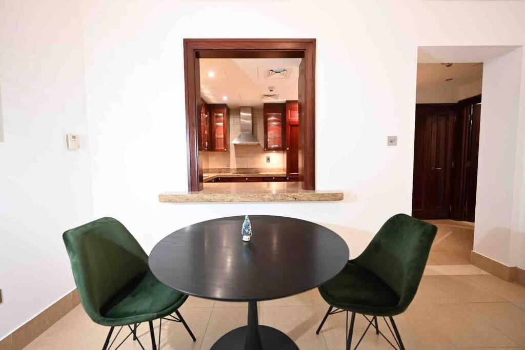 Brand New Furniture . Close To Dubai Mall. Exterior photo