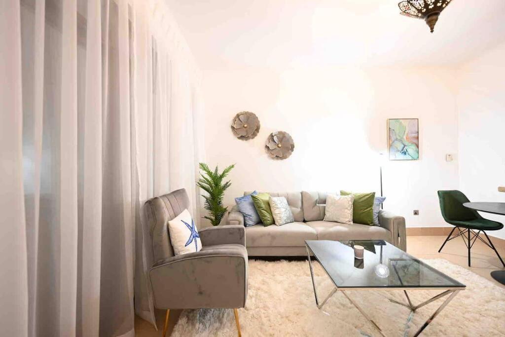 Brand New Furniture . Close To Dubai Mall. Exterior photo