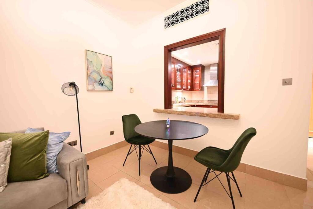 Brand New Furniture . Close To Dubai Mall. Exterior photo