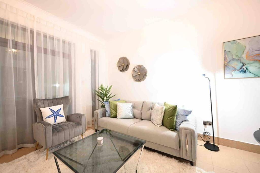 Brand New Furniture . Close To Dubai Mall. Exterior photo