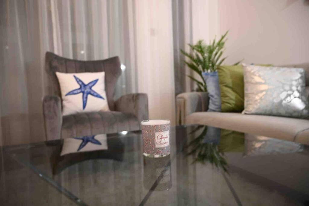 Brand New Furniture . Close To Dubai Mall. Exterior photo